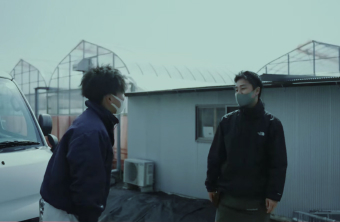 農家さんを訪問して話を聞く様子